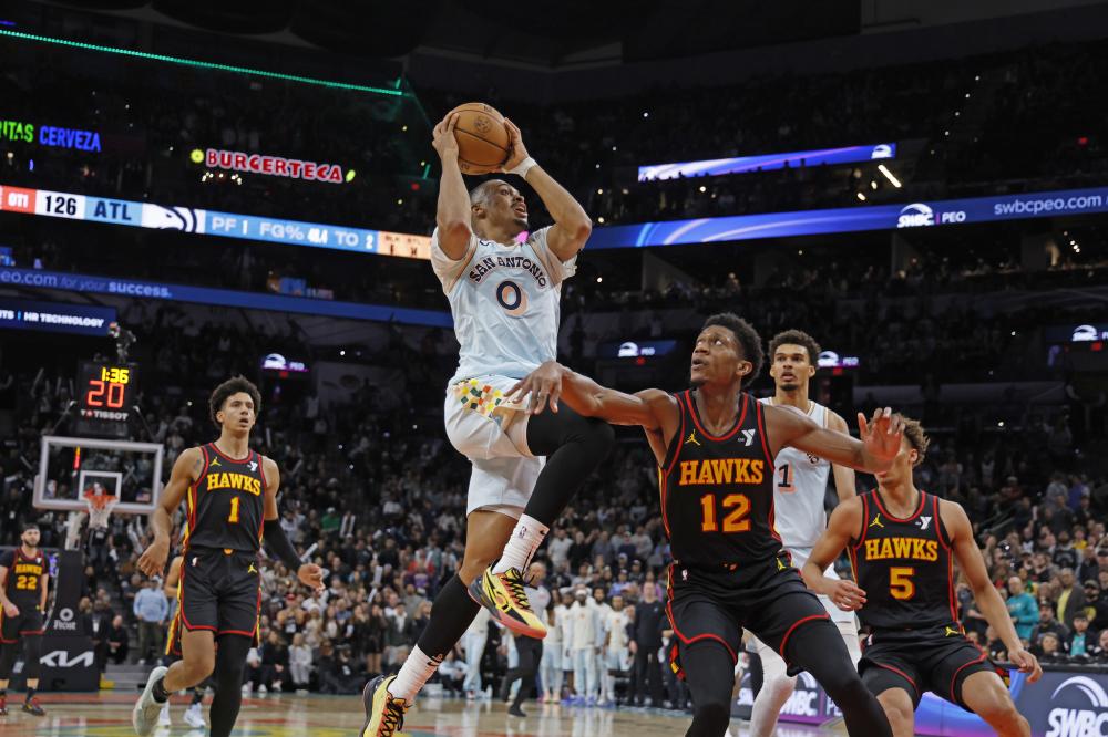 着巨大的压 着巨大的压