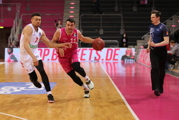 新疆队在比 新疆队在比